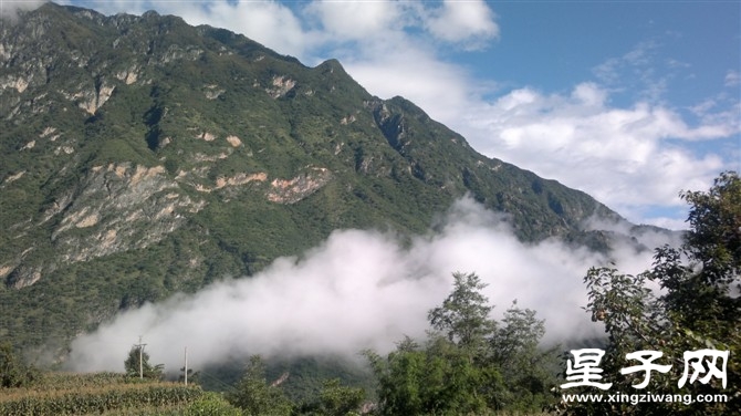 雨后的云与山