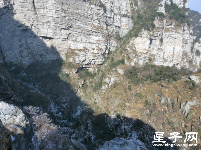 庐山天门天坑.jpg