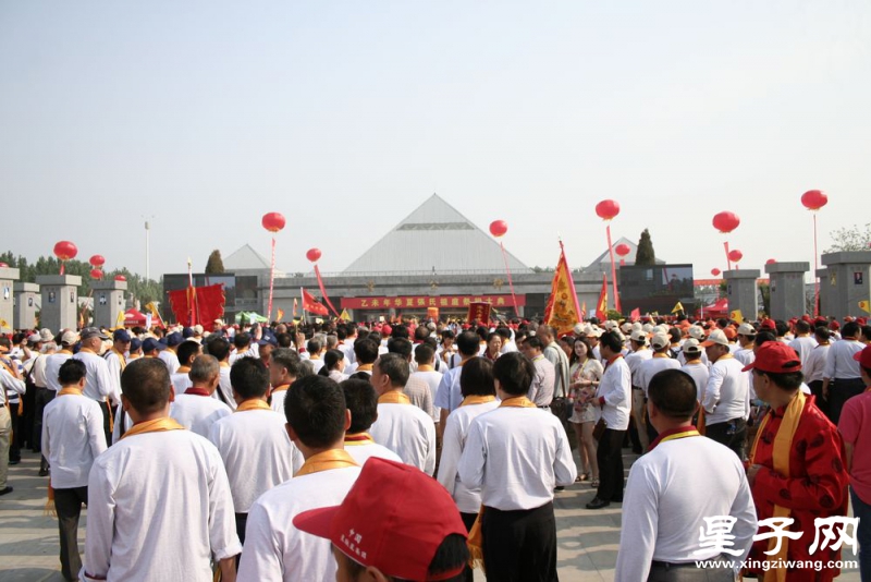 准备列队祭祖