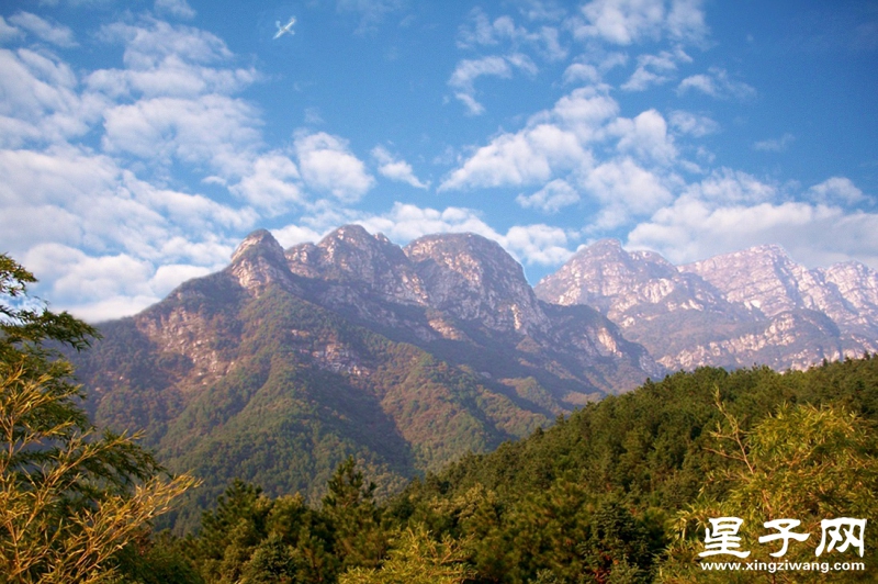 43 杨水连——庐山东南五老峰.jpg