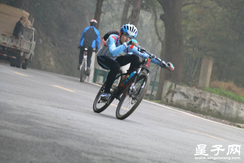 560367f5d428288c.jpg