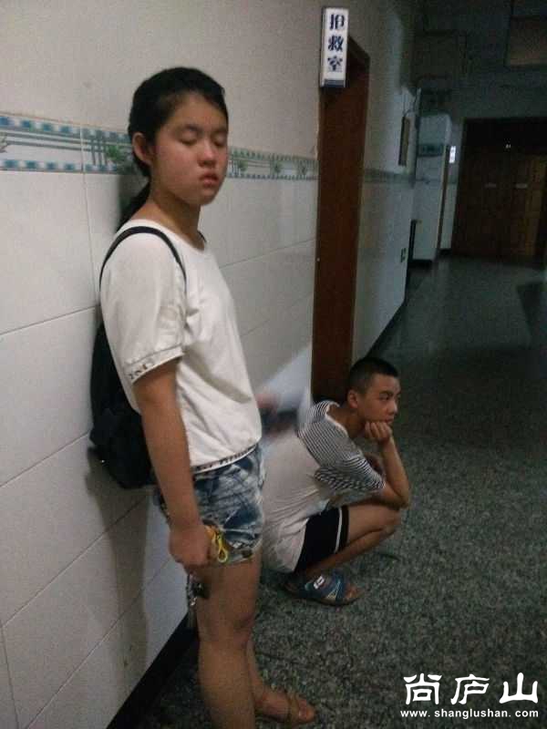 173098