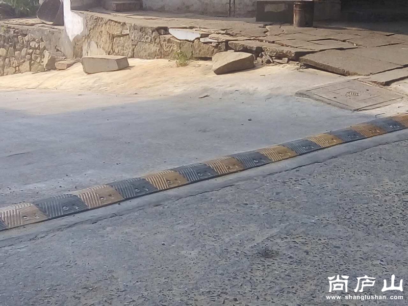702581385907223037.jpg