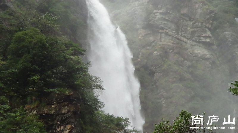 瀑布雨1.jpg
