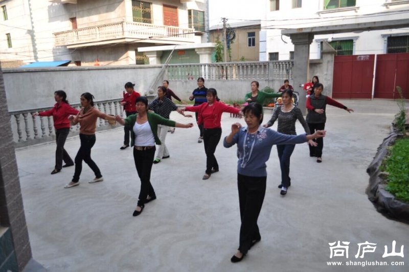 红歌广场舞.jpg
