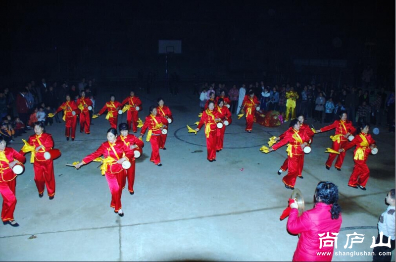 腰鼓队.jpg