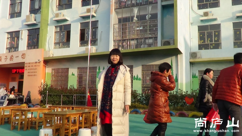 园长熊爱萍.jpg