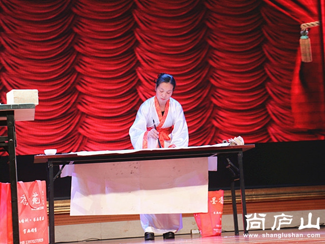 墨香苑女主人杨水连.jpg